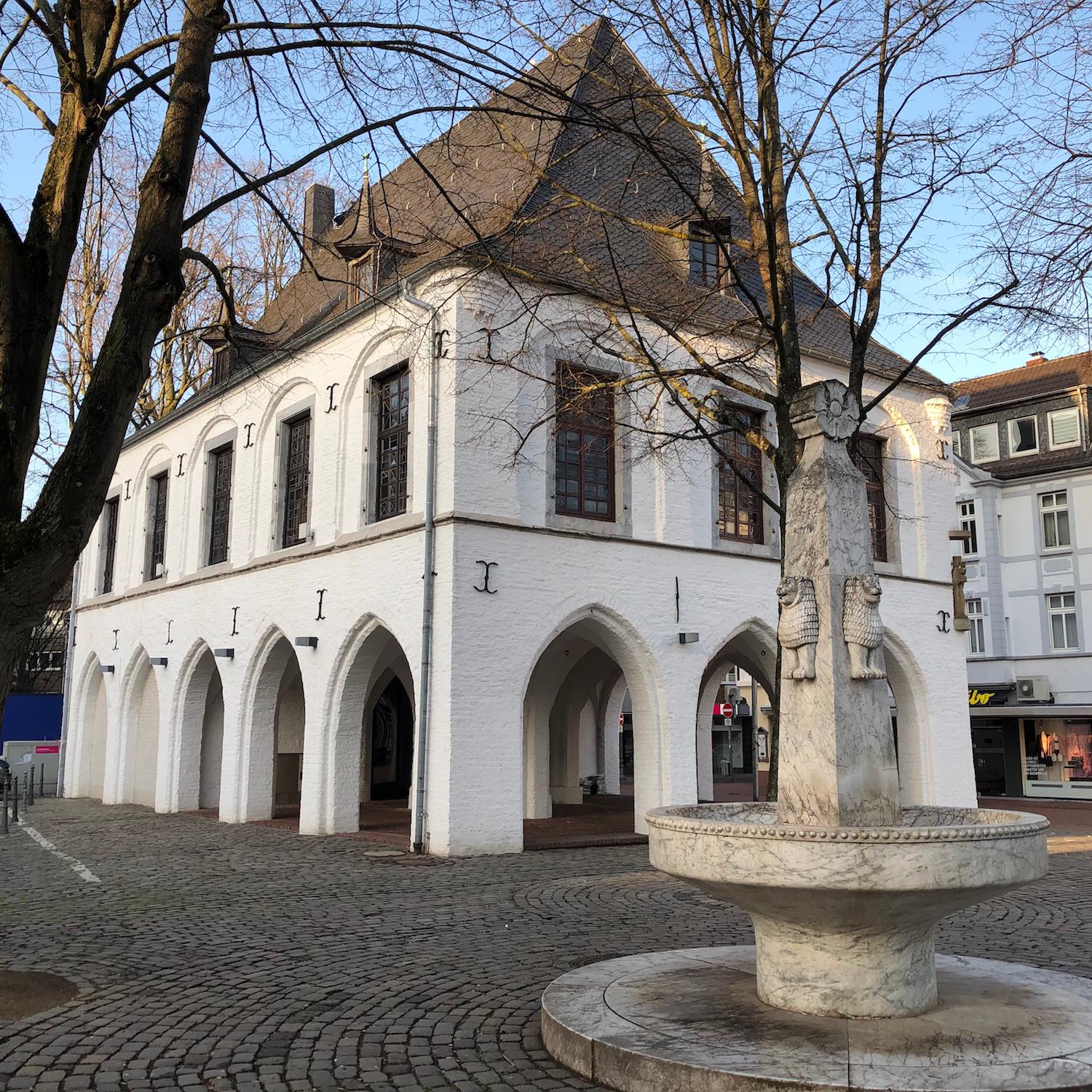 Das historische Rathaus in Erkelenz ist Teil der Route des Erinnerns.