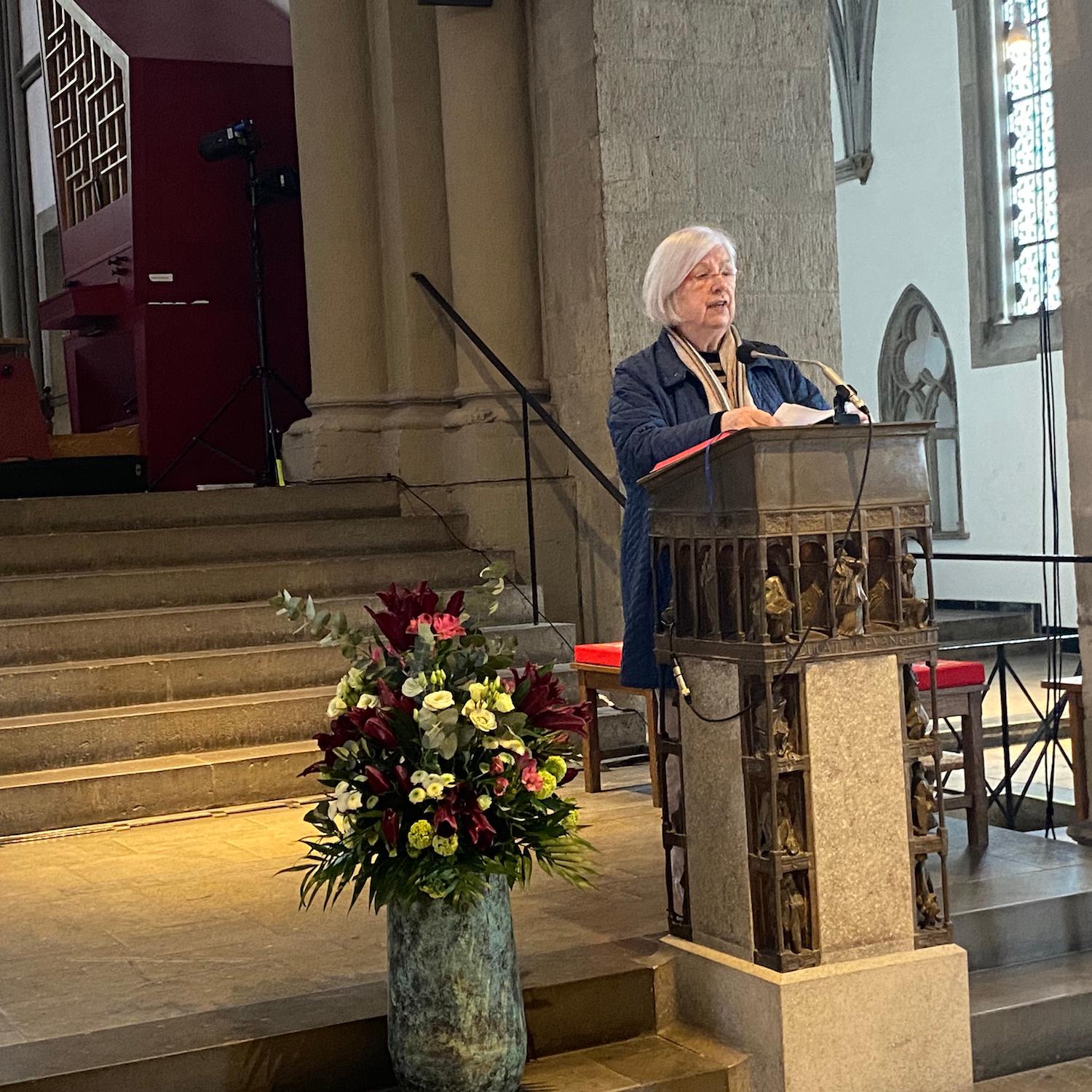 Burga Gripekoven predigte am Tag der Predigerinnen in der Münster-Basilika Mönchengladbach.