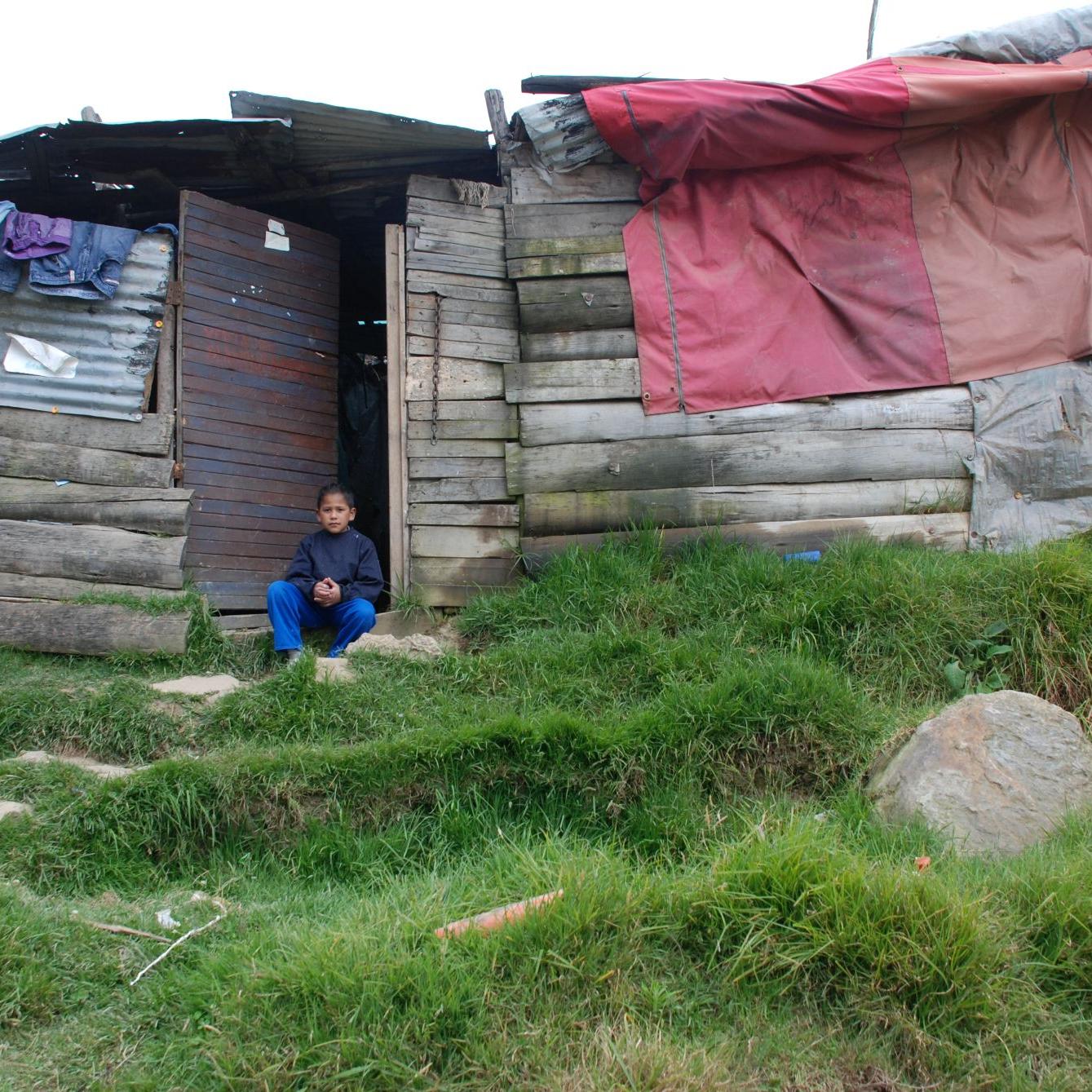 Juan lebt mit seiner Mutter und seinen Geschwistern Alberto und Maria Rebecca in dieser Hütte.